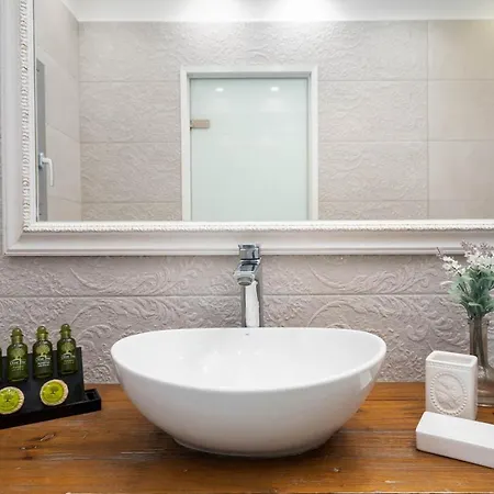 Aparthotel Thousand Stars Suites&rooms