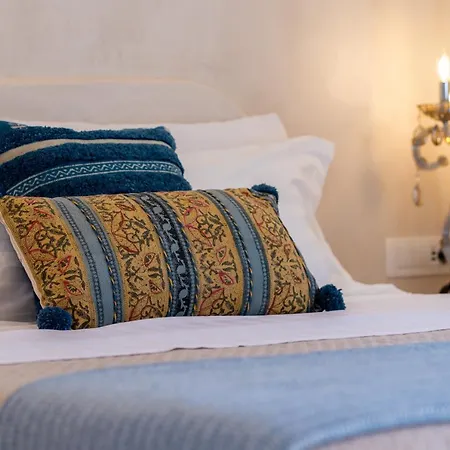 Thousand Stars Suites&rooms * Kamari (Santorini)