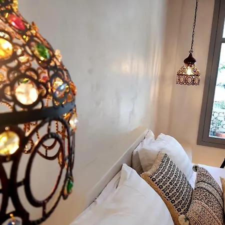 Thousand Stars Suites&rooms Kamari (Santorini)