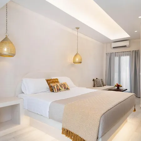Thousand Stars Suites&rooms Aparthotel Kamari (Santorini)