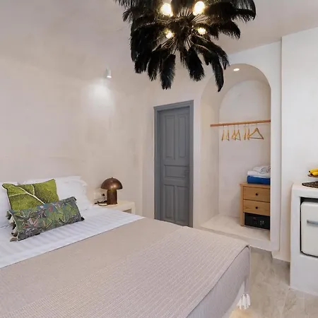 Thousand Stars Suites&rooms * Kamari (Santorini)